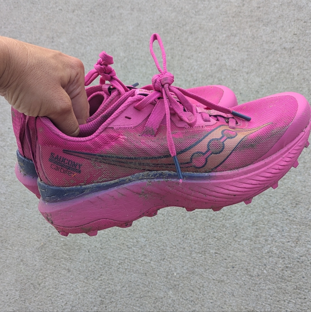 Saucony Women's Endorphin Edge Carbon Plate Trail Shoes